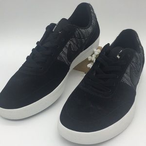 nike sb team classic all black